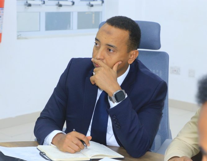 A meeting focused on strengthening investigative work and the country’s security situation was held at the Criminal Investigation Directorate (CID).